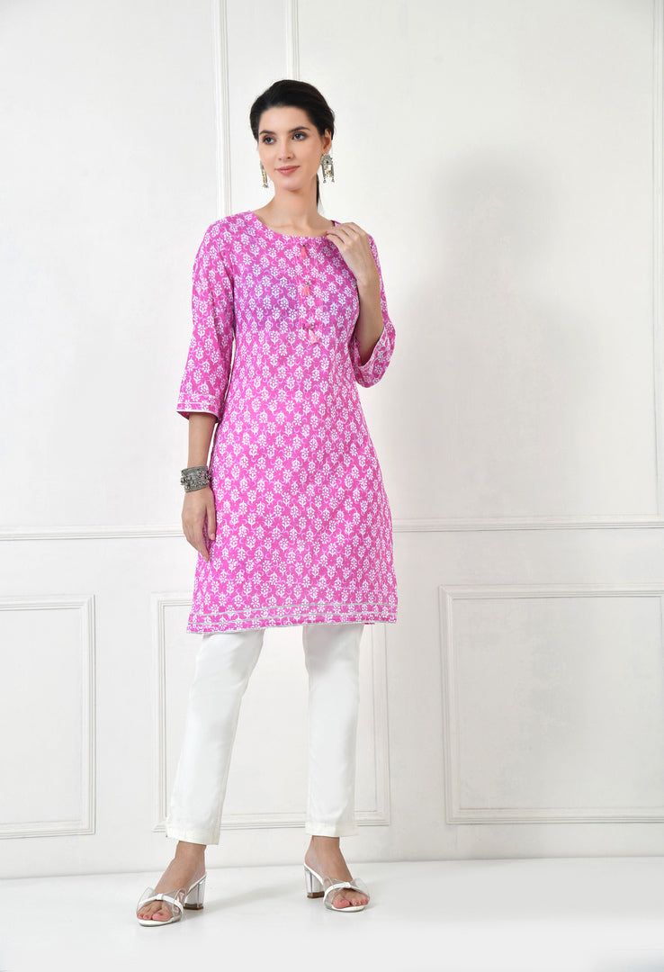 Women Self Design cotton  Straight Kurta