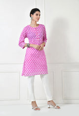 Women Self Design cotton  Straight Kurta