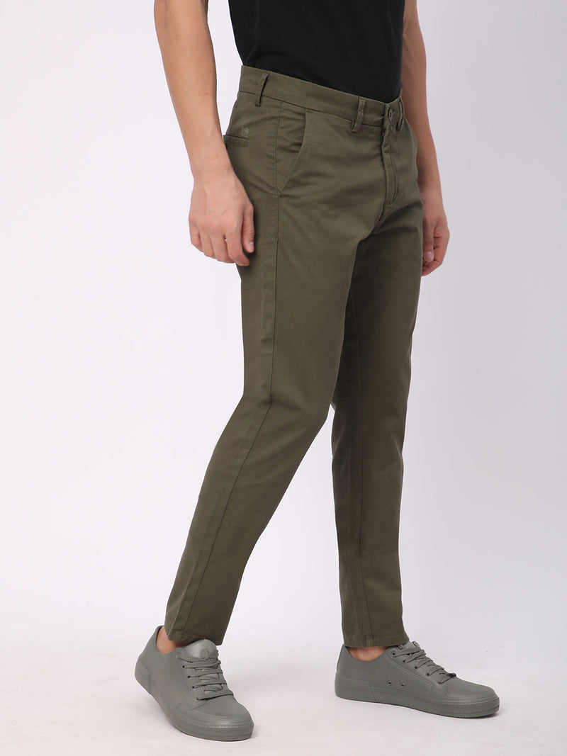 Stitch Hub Olive Green Fine Twill Cotton Chinos For Men- Regular Fit With Solid Pattern