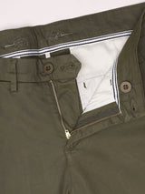 Stitch Hub Olive Green Fine Twill Cotton Chinos For Men- Regular Fit With Solid Pattern