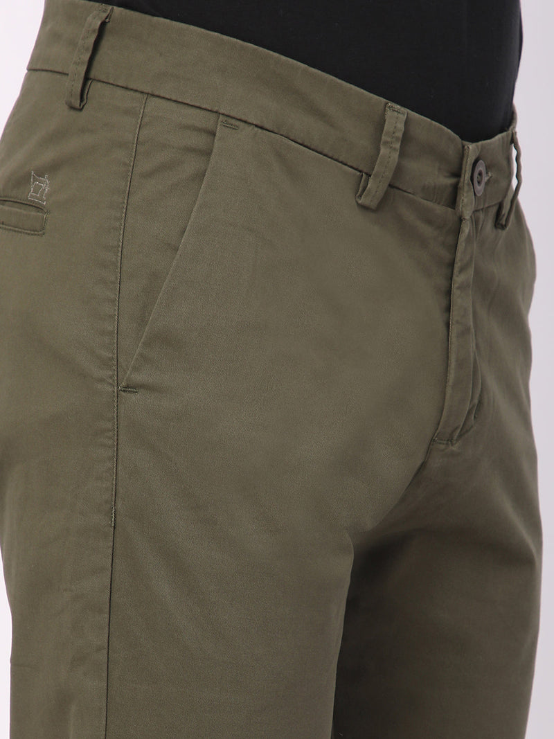 Stitch Hub Olive Green Fine Twill Cotton Chinos For Men- Regular Fit With Solid Pattern