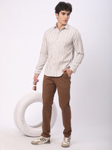 Stitch Hub Brown Fine Twill Cotton Chinos For Men- Regular Fit With Solid Pattern