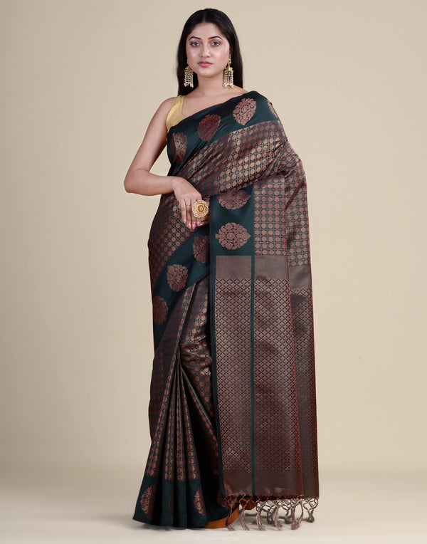 HOUSE OF BEGUM Antique Zari Black Woven All Over Jacquard Weave Pattern Saree With Rich Brocade Pallu And Blouse And Knitted Tassle At Pallu with Blouse Piece