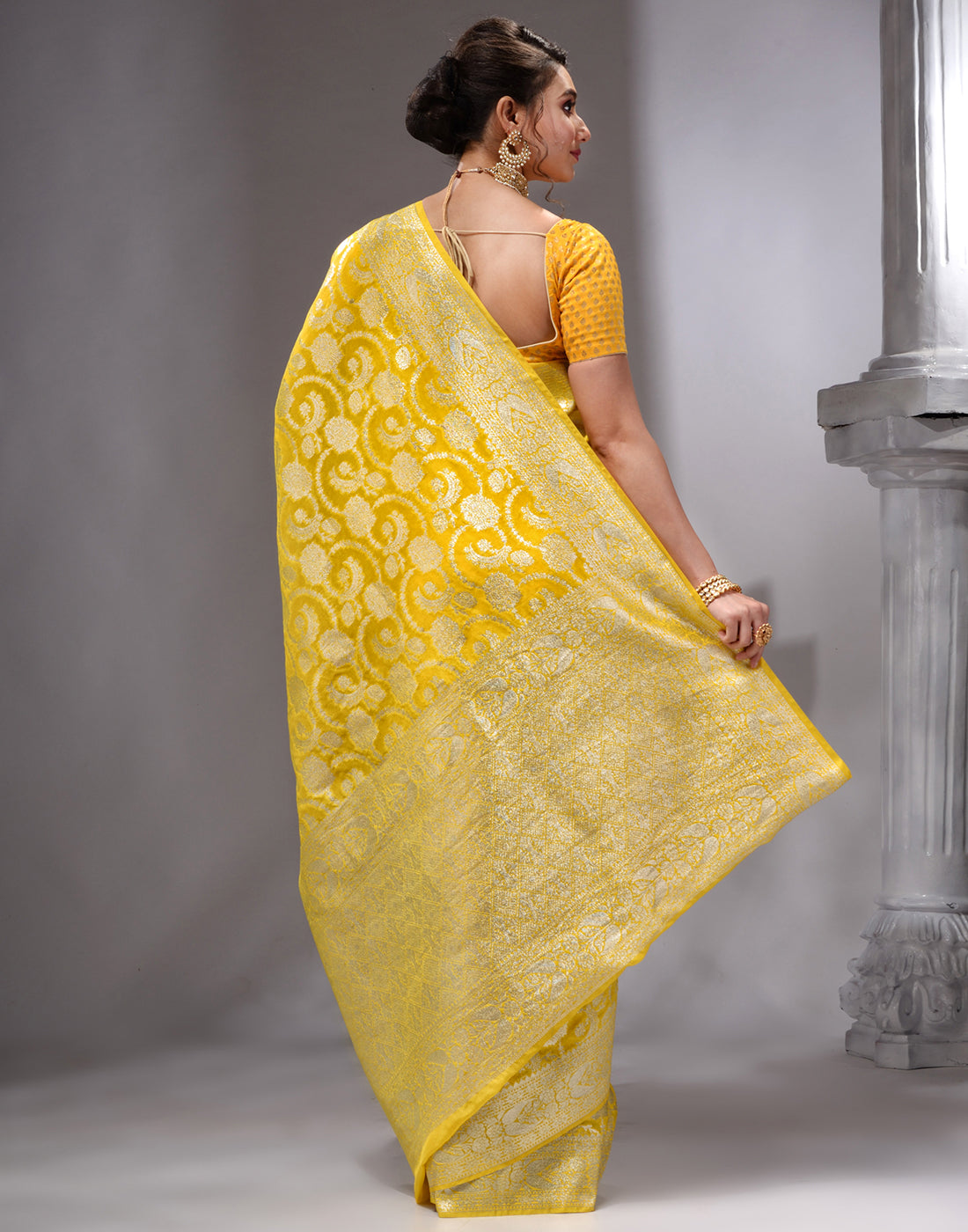 Saniya silk GOLDEN ZARI WORK SAREE