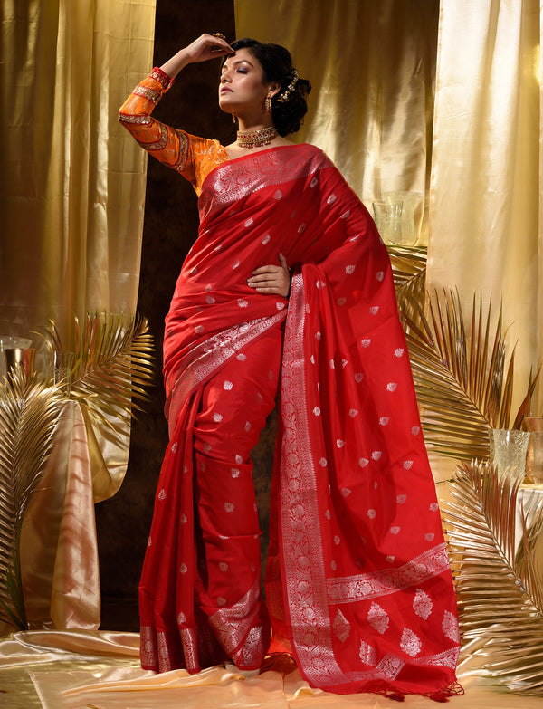 HOUSE OF BEGUM Womens Red Banarasi Silver Buti Silk Saree with blouse piece